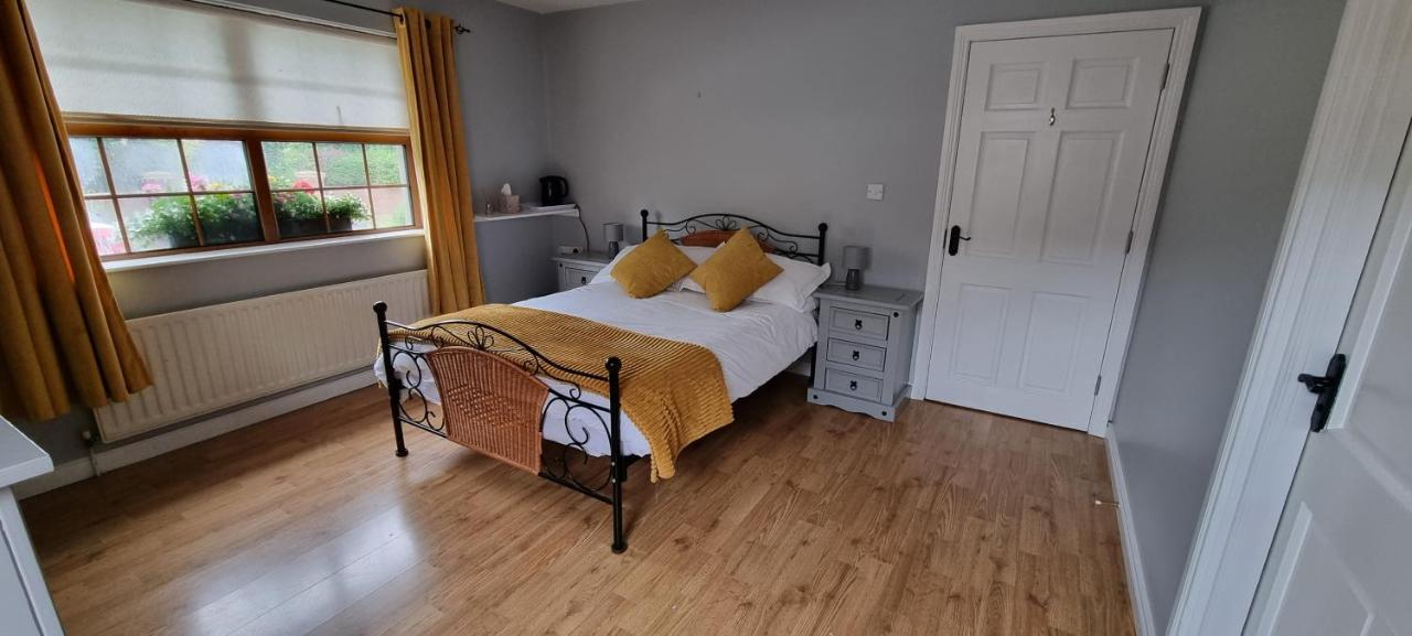 The Madden Guest House Gilford Ngoại thất bức ảnh